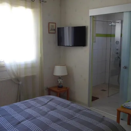 Bed & Breakfast Bienvenue A La Fremigere 3*