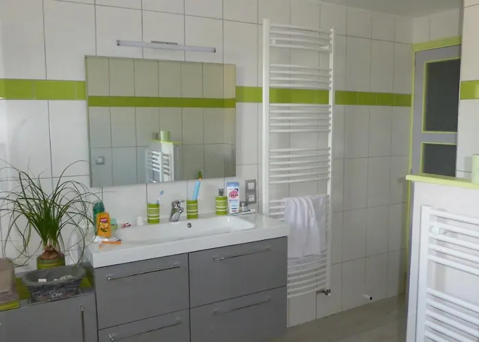 Bed & Breakfast Bienvenue A La Fremigere 3*